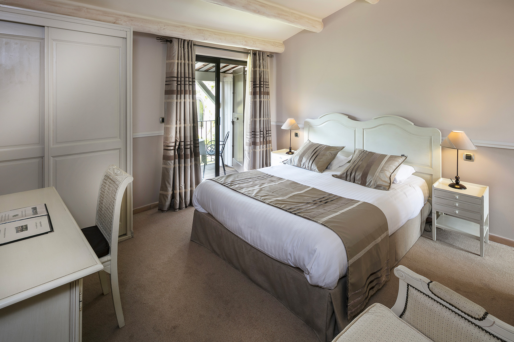 Chambre Classique – Mas de Guilles Lourmarin