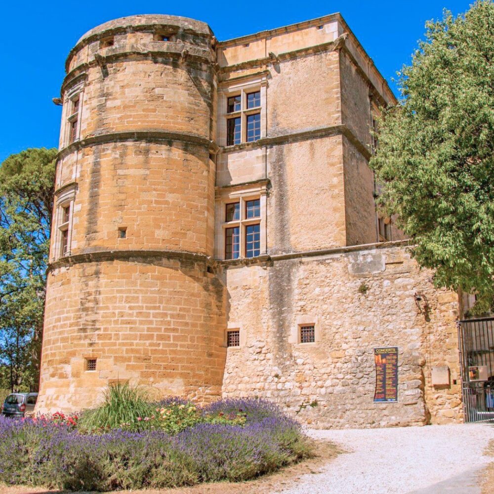chateau Lourmarin